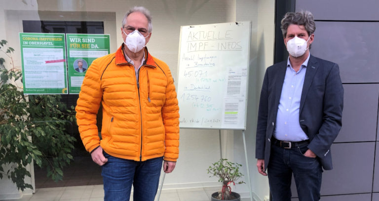 Informationen zum Thema Impfen im Wahlkreisbüro-Schaufenster