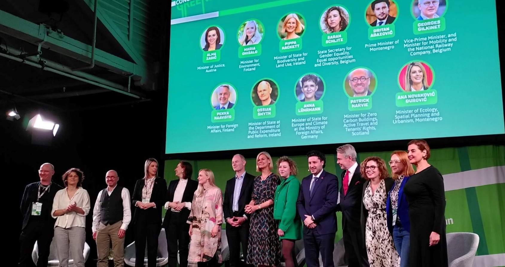 Familienfoto mit europäischen grünen Regierungsvertreter*innen auf dem Kongress der Europäischen Grünen Partei in Kopenhagen Anfang Dezember.