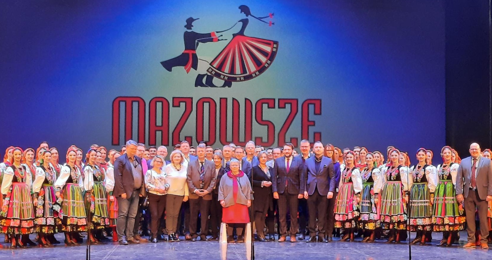 Das Ensemble Mazowsze bot in Otrebusy eigens für unsere Delegation eine folkloristische Vorstellung dar.