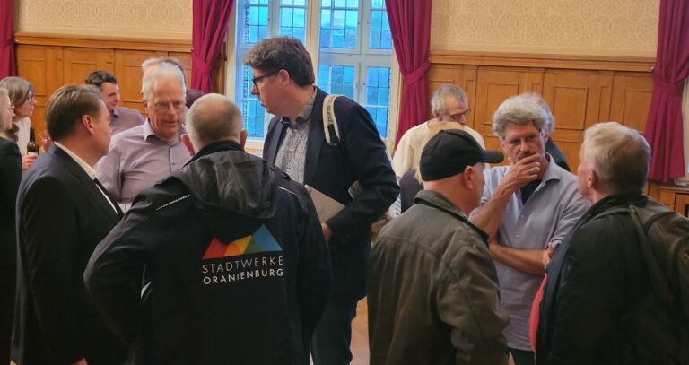 Oberhavel macht sich auf den Weg – Grüne diskutierten auf Einladung von Thomas von Gizycki und Heiner Klemp über die Wärmewende